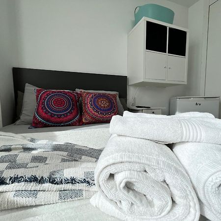 Habitacion Atocha Mendez Madrid Buitenkant foto